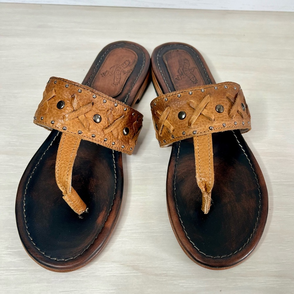 Freebird Shay sandal